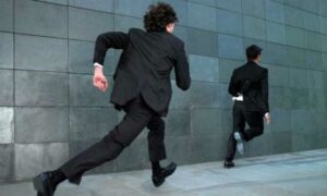 Nằm mơ thấy bị đuổi đánh đề con gì? Giải mã con số may mắn