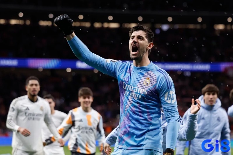 Thibaut Courtois trong top thủ môn hay nhất laliga nổi tiếng với những pha cản phá những cú sút góc cao và xử lý bóng bổng trong vòng cấm